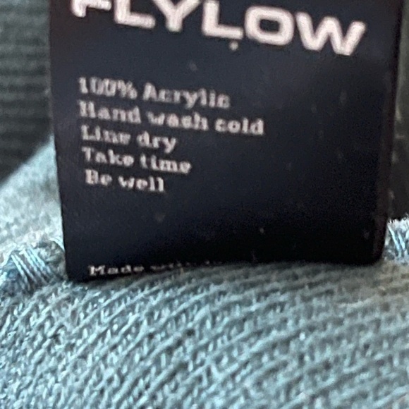 FLYLOW Winter Hat - Picture 5 of 5